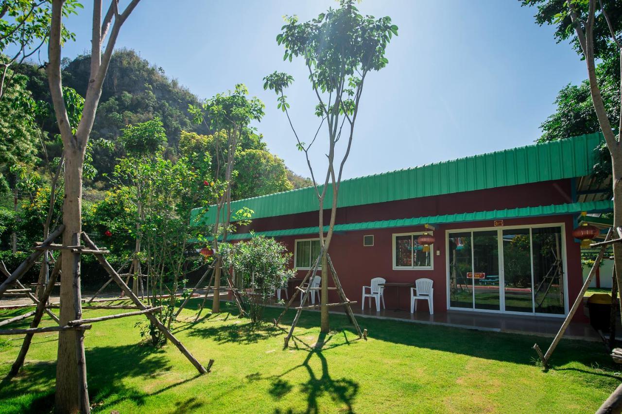 Golden Dragon Kanchanaburi Exterior photo